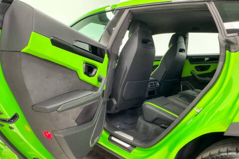 2025 Lamborghini Urus SE
