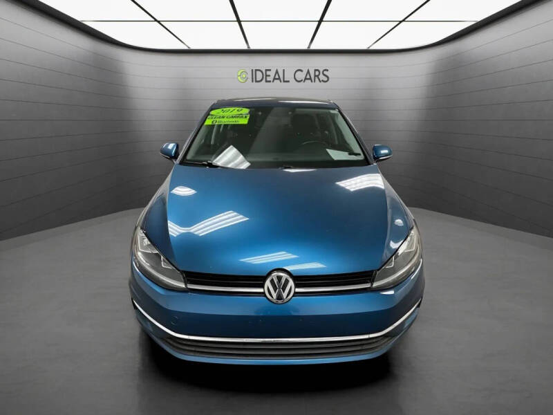 2019 Volkswagen Golf SE