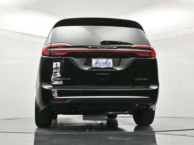 2027 Chrysler Pacifica Limited