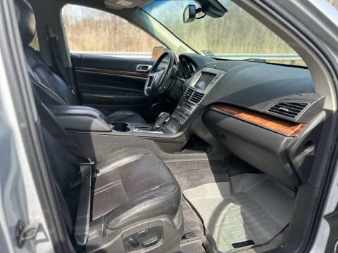 2011 Lincoln MKT