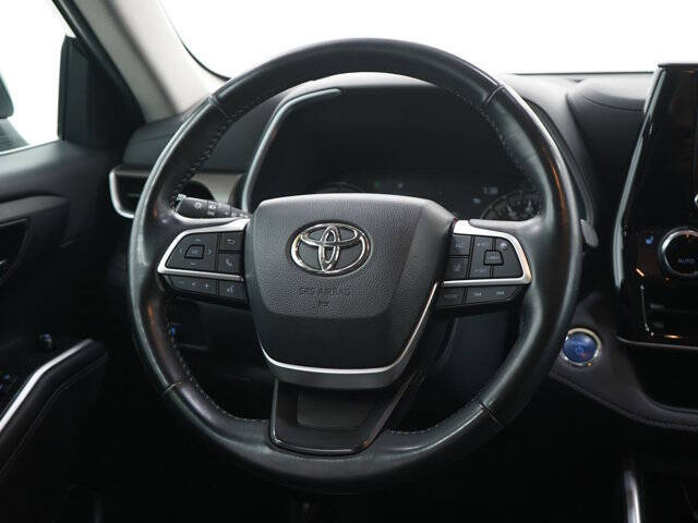 2022 Toyota Highlander Hybrid XLE