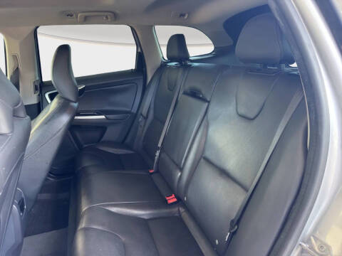 2016 Volvo XC60 T6 Drive-E