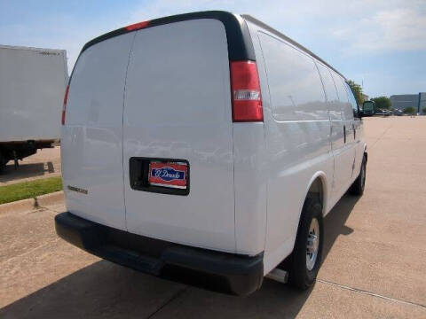2025 Chevrolet Express 2500