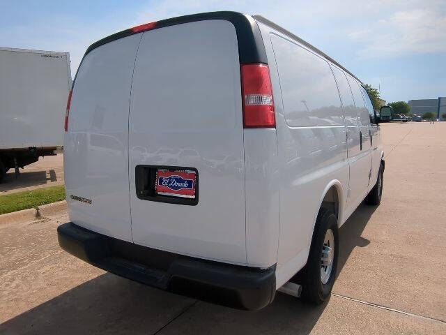 2025 Chevrolet Express 2500