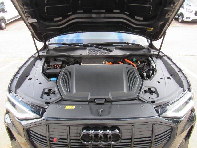 2022 Audi e-tron S quattro Prestige