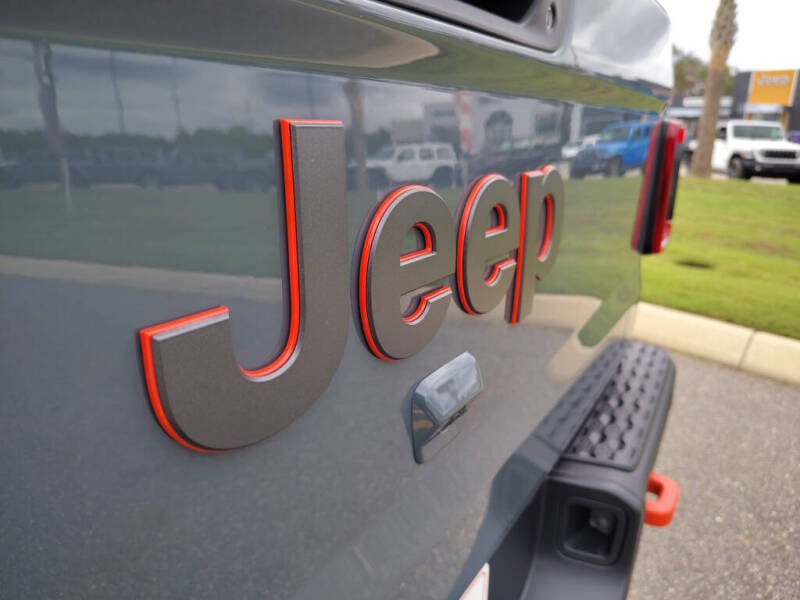 2025 Jeep Gladiator Mojave X