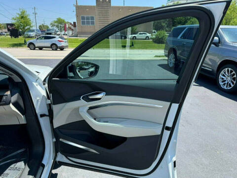 2024 Audi Q8 e-tron quattro Premium Plus