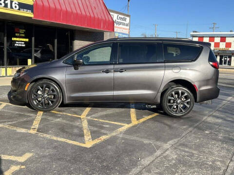 2018 Chrysler Pacifica Touring Plus