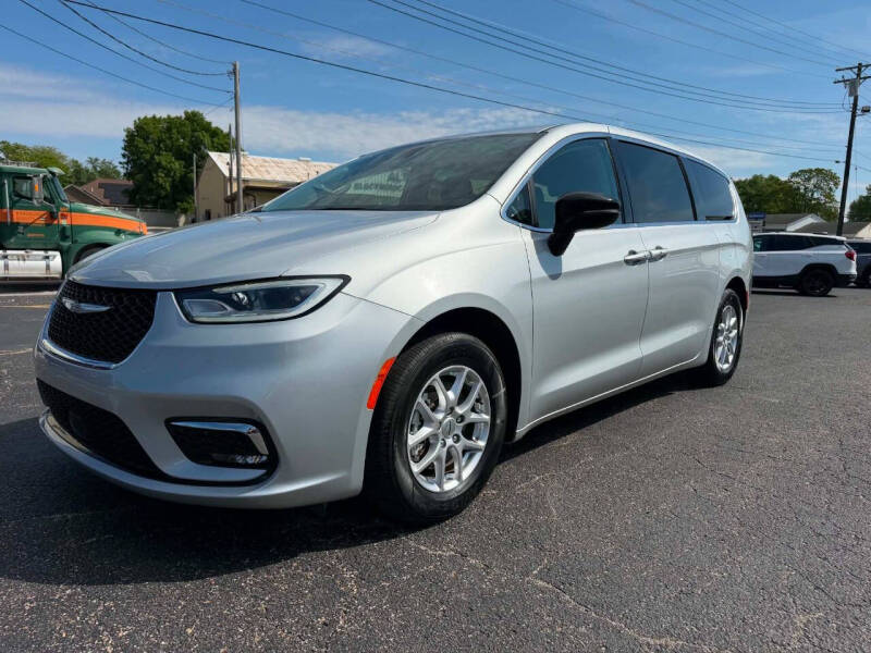 2024 Chrysler Pacifica Touring L