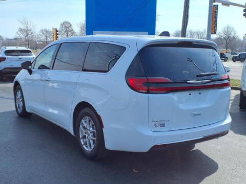 2024 Chrysler Pacifica Touring L