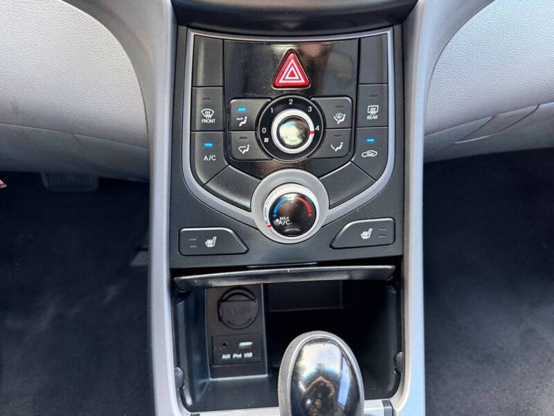 2014 Hyundai Elantra SE