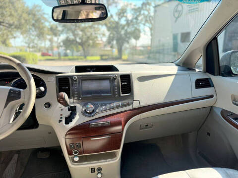 2011 Toyota Sienna XLE 8-Passenger