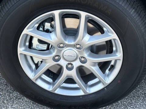 2027 Chrysler Pacifica Select