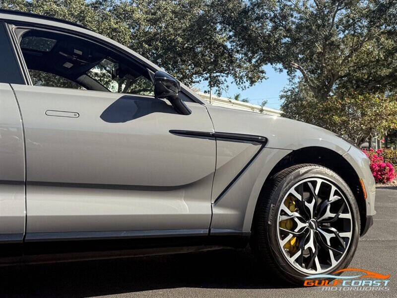 2021 Aston Martin DBX