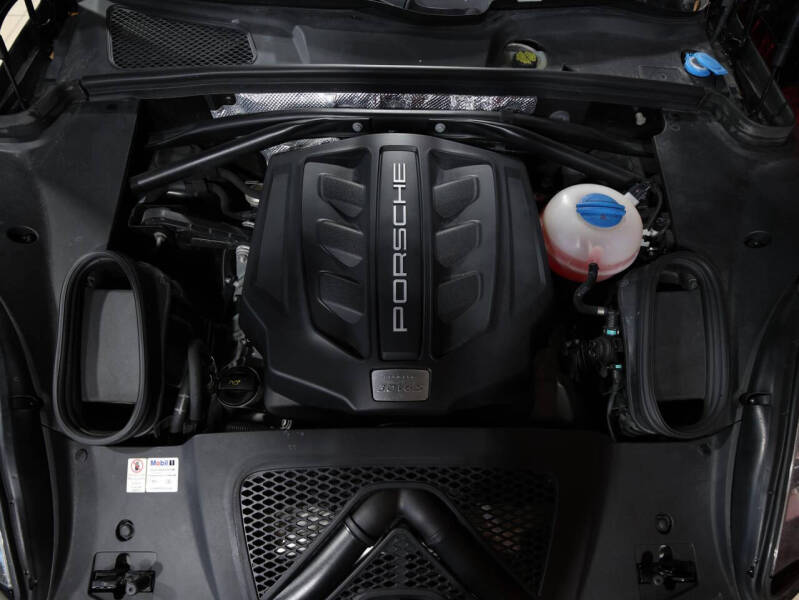 2015 Porsche Macan S