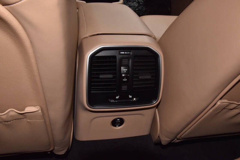 2023 Porsche Macan S