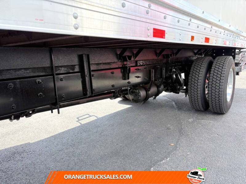 2020 Freightliner M2 106