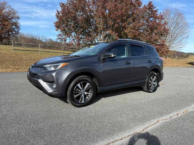 2016 Toyota RAV4 XLE's photo