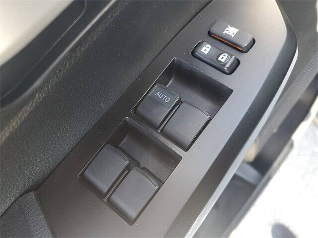 2017 Toyota Tundra SR5