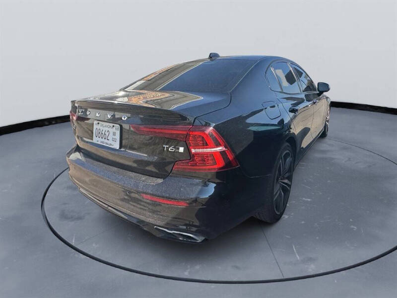 2021 Volvo S60 T6 R-Design