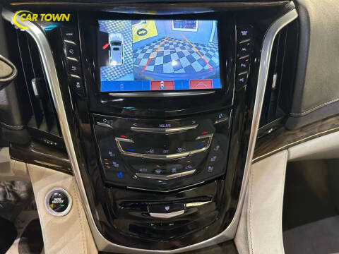 2018 Cadillac Escalade Luxury
