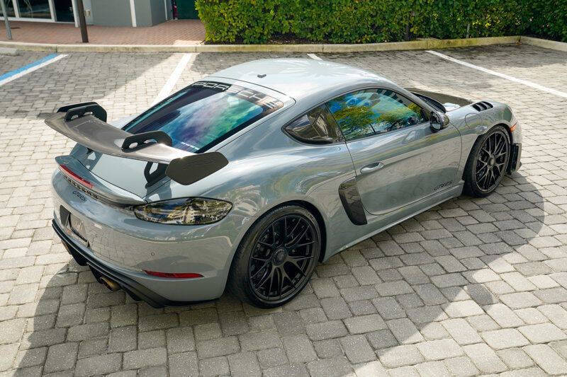 2024 Porsche 718 Cayman GT4 RS