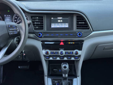 2020 Hyundai Elantra SE