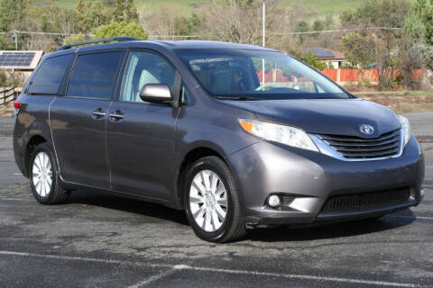 2014 Toyota Sienna XLE 7-Passenger