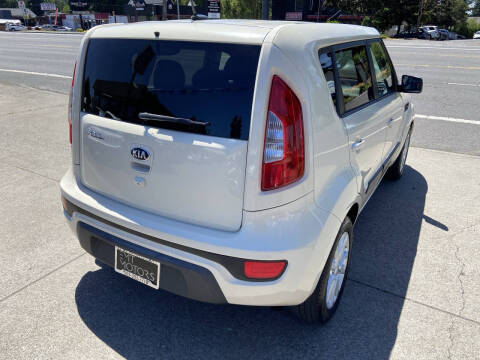2013 Kia Soul +