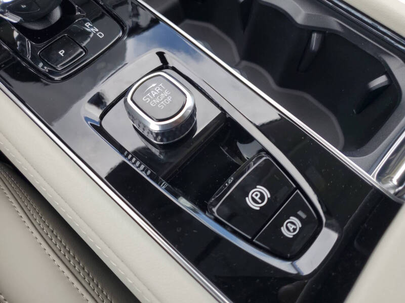 2026 Volvo XC90 B6 Ultra Dark 7P