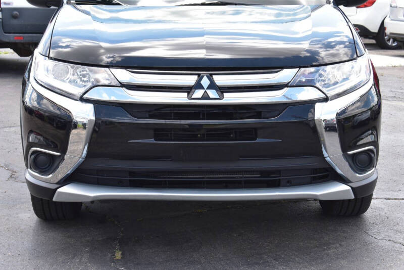 2018 Mitsubishi Outlander ES