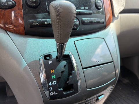 2006 Toyota Sienna XLE 7 Passenger