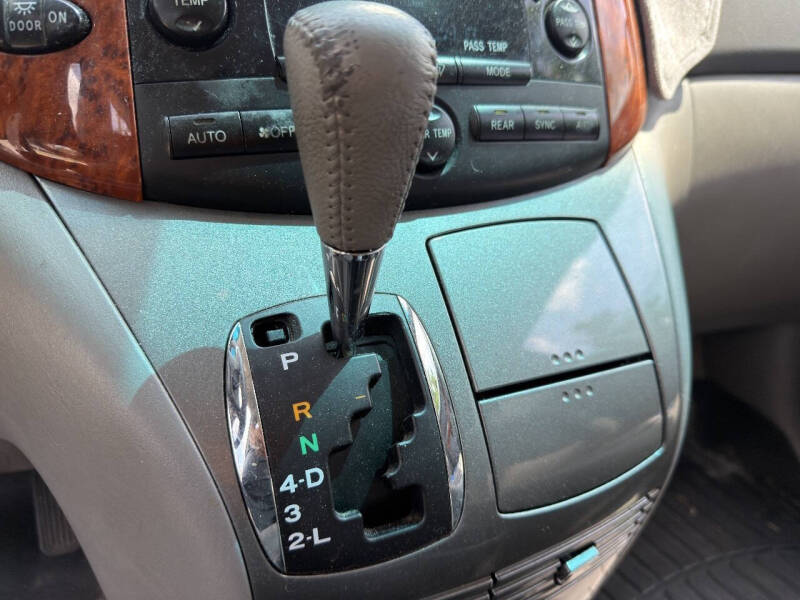 2006 Toyota Sienna XLE 7 Passenger