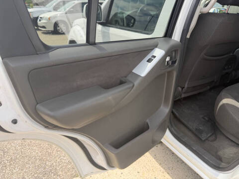 2008 Nissan Pathfinder SE
