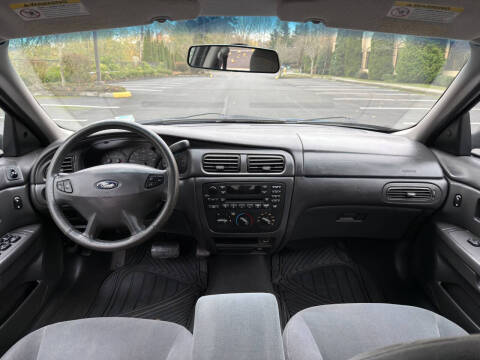 2003 Ford Taurus SE