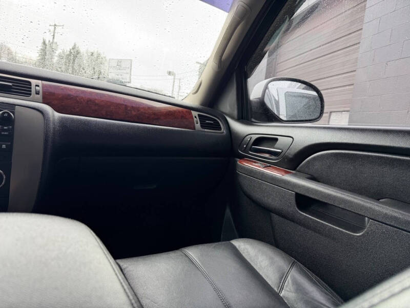 2011 GMC Yukon XL SLT 2500