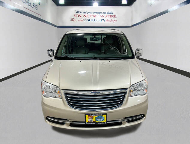 2013 Chrysler Town and Country for sale at Saccucci's Of Schaumburg in Schaumburg, IL