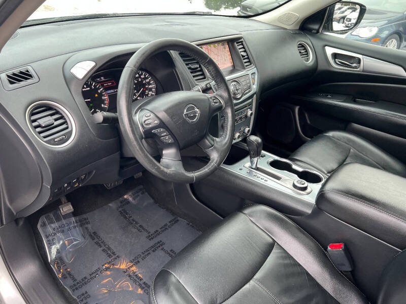 2017 Nissan Pathfinder Platinum