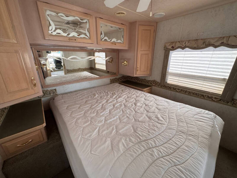 2001 Newmar Dutch Star