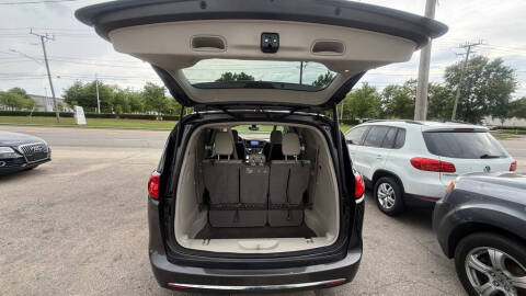2017 Chrysler Pacifica Touring-L
