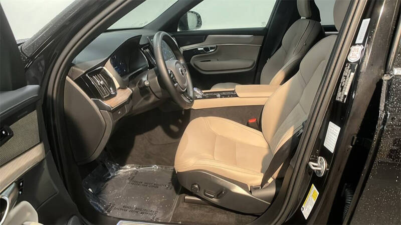 2025 Volvo XC90 B6 Plus Bright Theme 7P