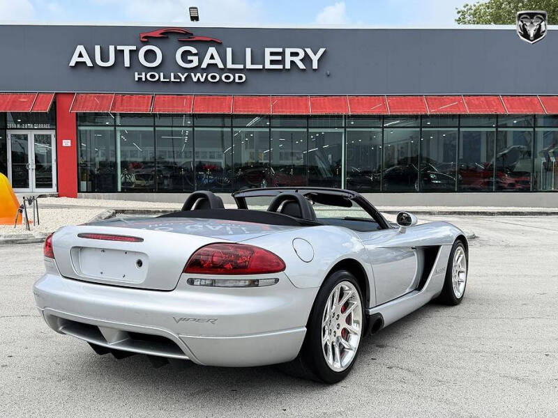 2004 Dodge Viper SRT-10