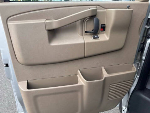 2025 Chevrolet Express 3500