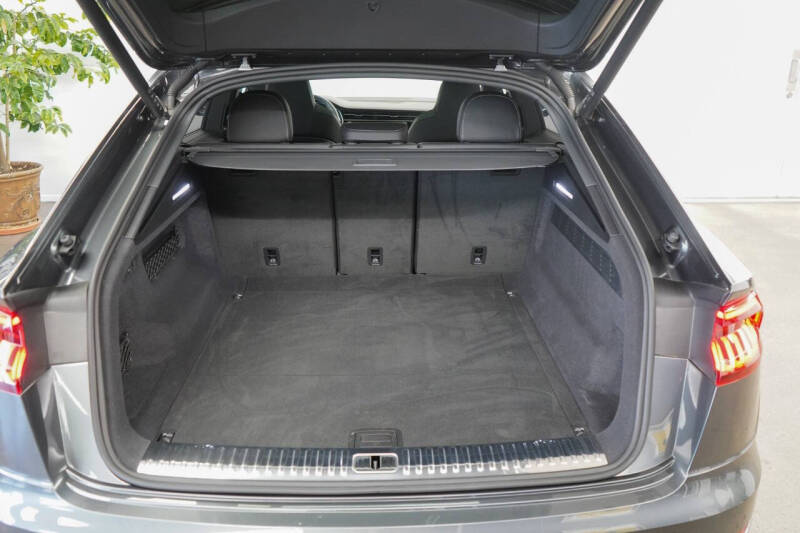 2023 Audi SQ8 4.0T quattro Premium Plus