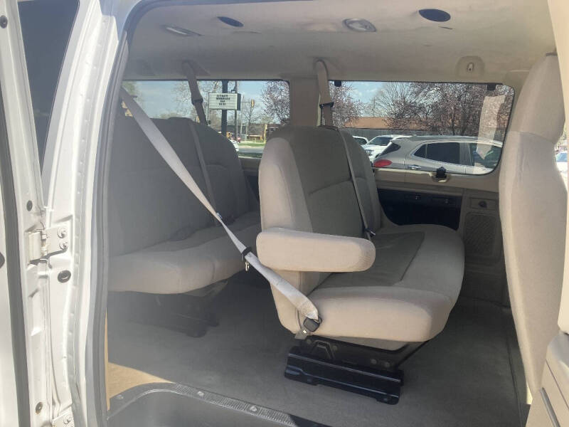 2010 Ford E-Series E-350 SD XLT