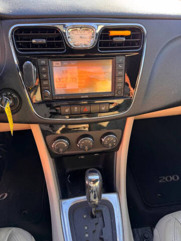 2013 Chrysler 200 Limited