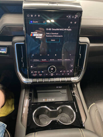 2025 GMC Yukon Elevation