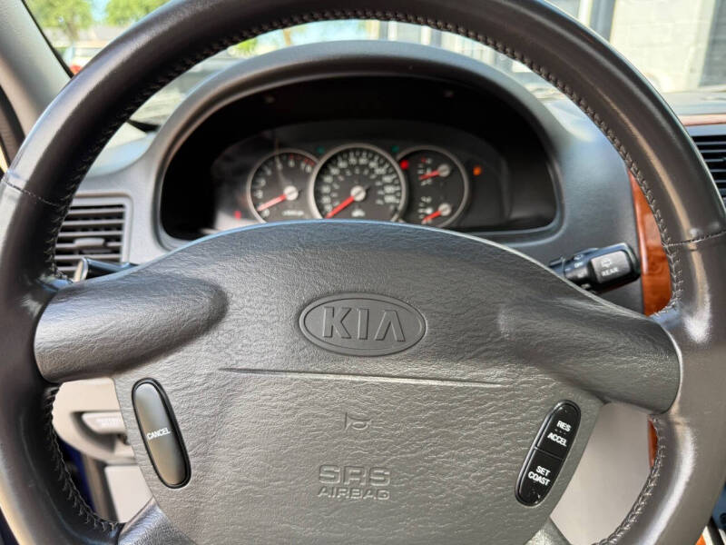 2005 Kia Sedona EX