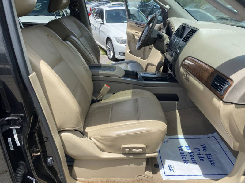 2012 Nissan Armada SV