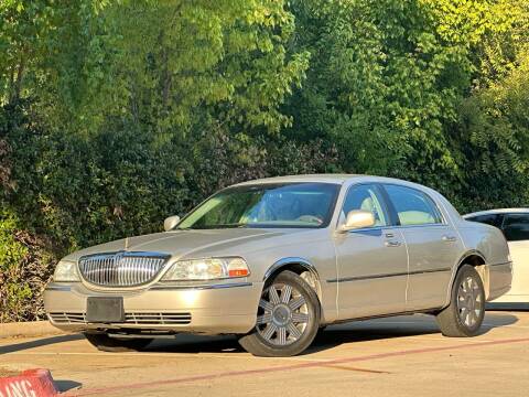 2004 Lincoln Town Car for sale at Texas Select Autos LLC in Mckinney TX